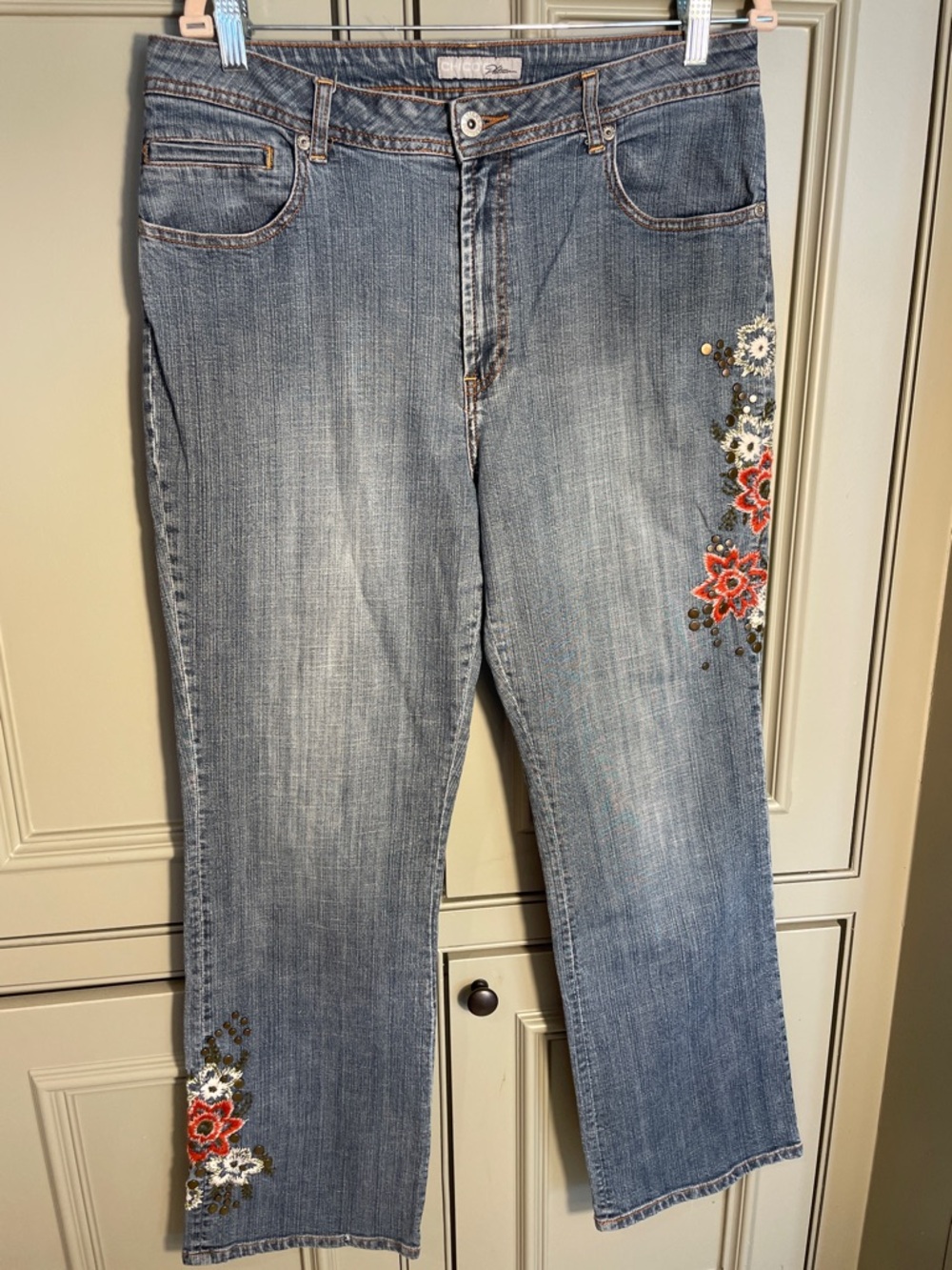 Chico Platinum Trendy Embroidered Floral & Studded Straight-Leg Jeans - Blue